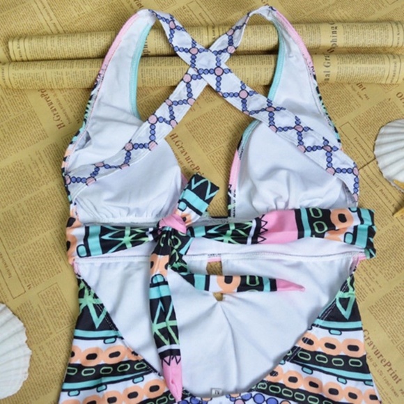 Cute Swimsuit - Picture 6 of 7